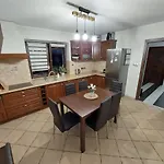 Semesterbostad Miig Jacuzzi & Sauna Zator